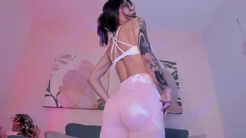 Snapshot of violetta_nur chatting on 25, 6, 2026 Violetta nur online show from 25, 6, 2026