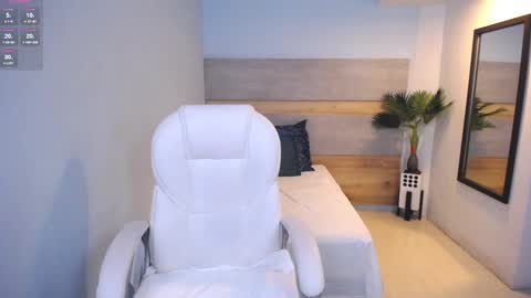 Snapshot of violetta_rainbow chatting on 6, 12, 2024 Violetta online show from 6, 12, 2024