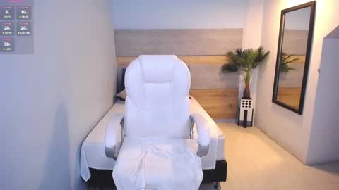 Snapshot of violetta_rainbow chatting on 5, 1, 2025 Violetta online show from 5, 1, 2025