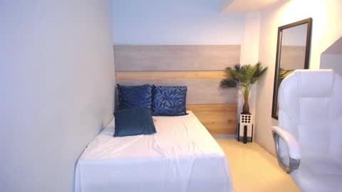 Snapshot of violetta_rainbow chatting on 8, 1, 2025 Violetta online show from 8, 1, 2025