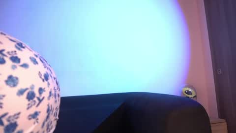 violetta independent model online show from 27, 4, 2026