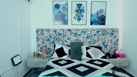 Princess Violet Valerious Follow me IGX violetvalerious online show from 6, 4, 2026