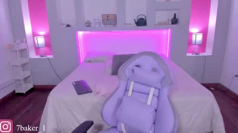 ViolettaBaker online show from 31, 1, 2025