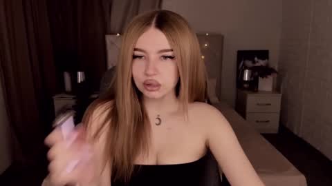 ViolettaOtis online show from 16, 1, 2025