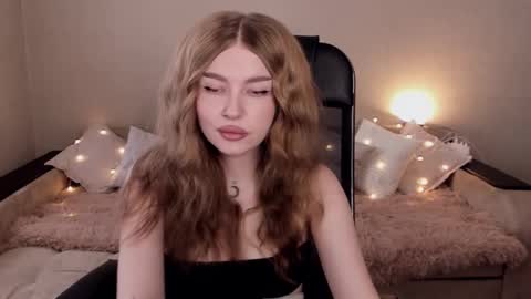 ViolettaOtis online show from 12, 2, 2025