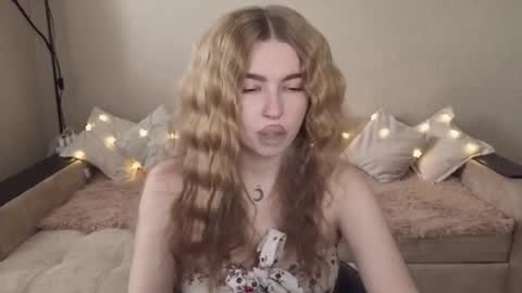 ViolettaOtis online show from 11, 9, 2025