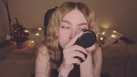 ViolettaOtis online show from 16, 12, 2025