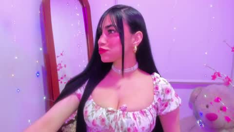 Snapshot of violette_laurent chatting on 10, 5, 2026 violette_laurent online show from 10, 5, 2026