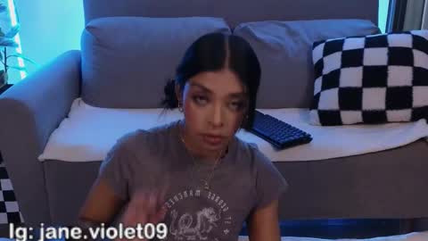 Violet online show from 12, 2, 2026