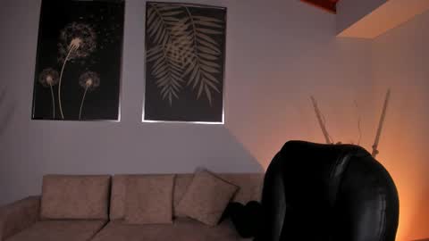 Violett  online show from 28, 9, 2025