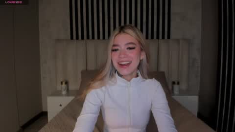 Violett  online show from 29, 7, 2026