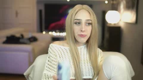 Snapshot of virtualexis chatting on 14, 11, 2025 virtualexis online show from 14, 11, 2025