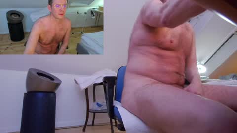 Snapshot of vitachef7 chatting on 22, 12, 2024 viahuer7 online show from 22, 12, 2024