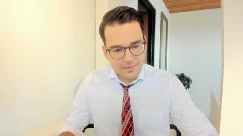 Vito Ferrer online show from 18, 11, 2025