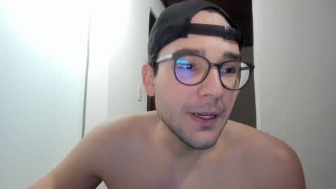 Vito Ferrer online show from 22, 4, 2026