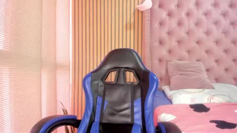 vivi cooper online show from 20, 7, 2026