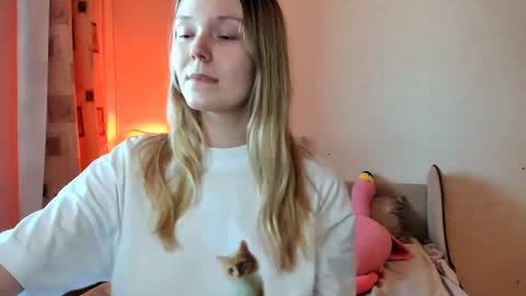 Snapshot of vivian_alison chatting on 26, 2, 2025 vivian_alison online show from 26, 2, 2025