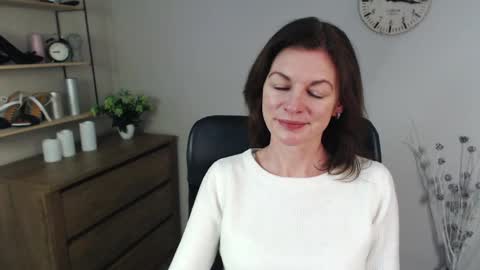 Vivian online show from 16, 12, 2024