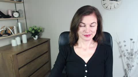 Vivian online show from 17, 12, 2024