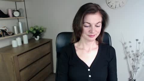 Vivian online show from 17, 12, 2024