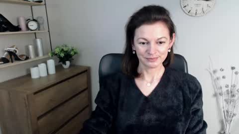 Vivian online show from 2, 1, 2025