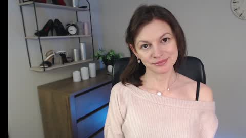 Vivian online show from 20, 2, 2025