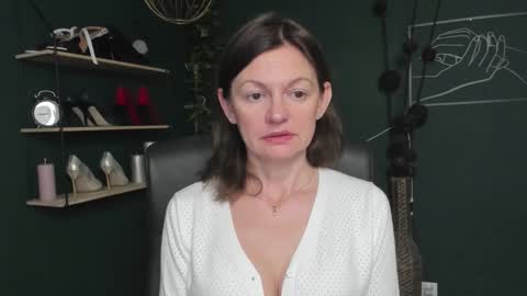 Vivian online show from 13, 10, 2025