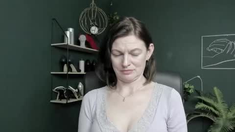 Snapshot of vivian_dream chatting on 24, 4, 2026 Vivian online show from 24, 4, 2026
