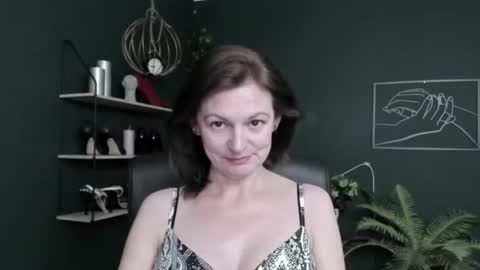 Vivian online show from 26, 6, 2026