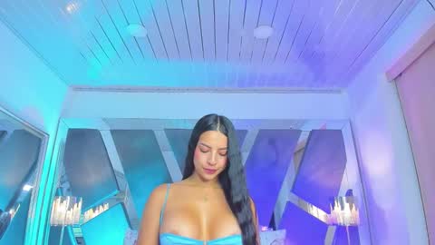 Vivian Monroe online show from 13, 9, 2025