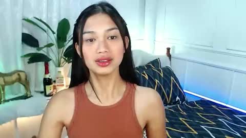 Vivian online show from 4, 3, 2025