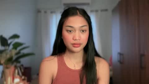 Vivian online show from 28, 4, 2026