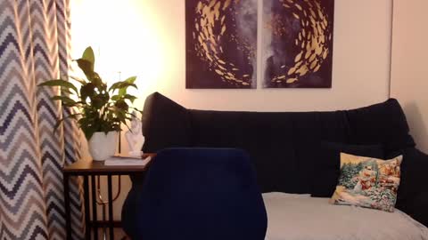 Vivian online show from 9, 1, 2025