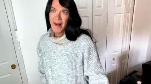 Snapshot of viviannexxx2022 chatting on 2, 2, 2025 Vivlove online show from 2, 2, 2025