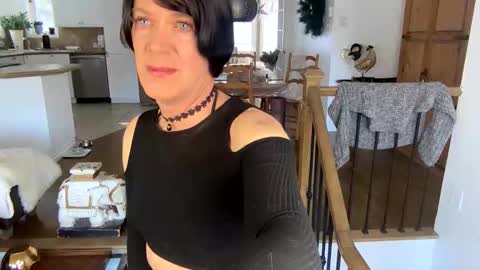 Snapshot of viviannexxx2022 chatting on 8, 2, 2025 Vivlove online show from 8, 2, 2025