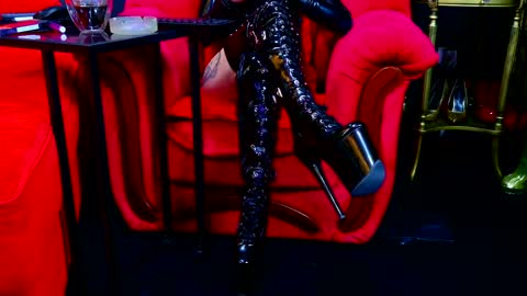 Snapshot of vivianreeve chatting on 4, 2, 2025 Vivian Reeve online show from 4, 2, 2025