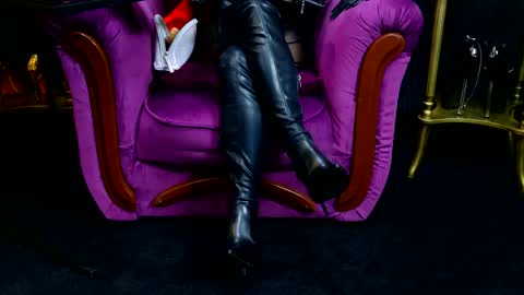 Snapshot of vivianreeve chatting on 6, 3, 2025 Vivian Reeve online show from 6, 3, 2025