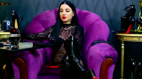 Snapshot of vivianreeve chatting on 7, 3, 2025 Vivian Reeve online show from 7, 3, 2025