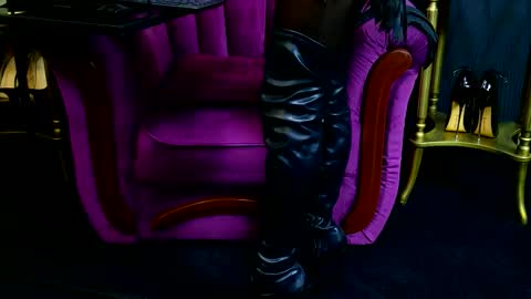 Snapshot of vivianreeve chatting on 23, 10, 2025 Vivian Reeve online show from 23, 10, 2025