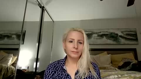 Vivians Roses online show from 2, 7, 2026