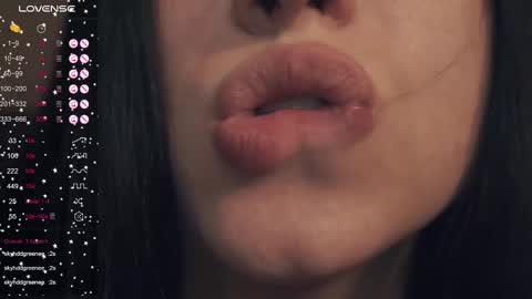 Nelly and Mari online show from 3, 3, 2025