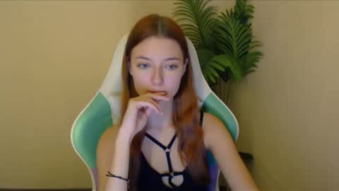 Vivien online show from 12, 12, 2024