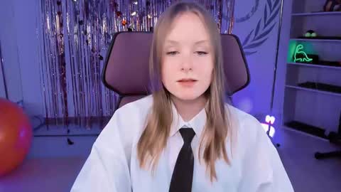 Vivien online show from 9, 3, 2025