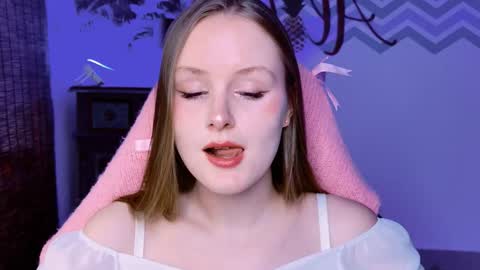 Vivien online show from 5, 10, 2025