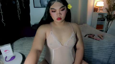 vivienne_monroe online show from 28, 7, 2026