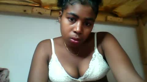 Vivienneh online show from 21, 7, 2026