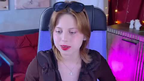 Snapshot of viviennehebert chatting on 18, 6, 2026 Vivienne online show from 18, 6, 2026