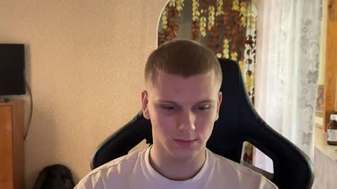 viviennewestwood777 online show from 27, 4, 2026