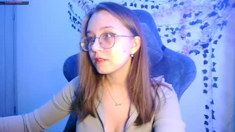 Snapshot of vivivivikkie chatting on 5, 10, 2025 vivivivikkie online show from 5, 10, 2025