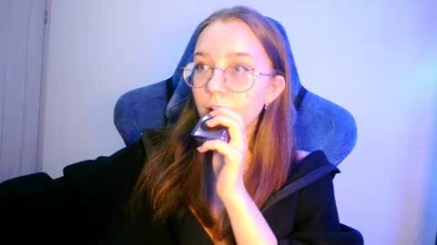 Snapshot of vivivivikkie chatting on 4, 2, 2026 vivivivikkie online show from 4, 2, 2026